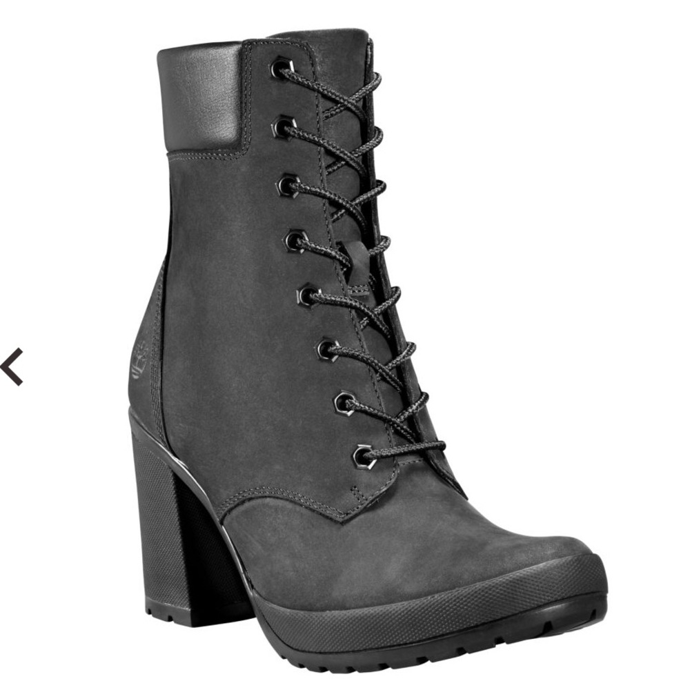 Timberland WOMEN’S CAMDALE CHUNKY HEEL BOOTS